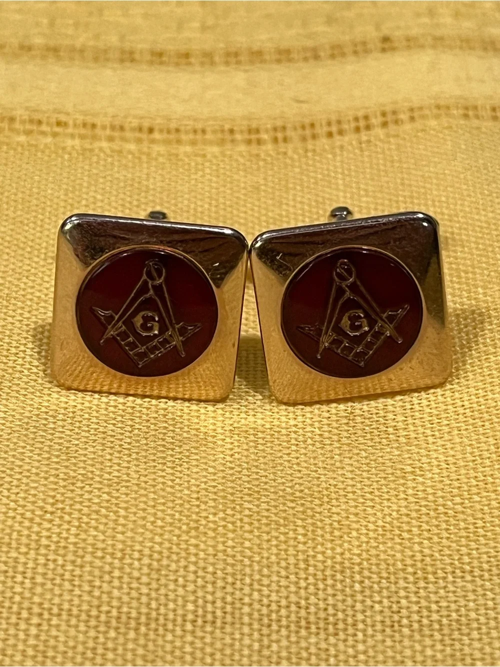 VTG 1950’s/1960’s SWANK Masonic Square & Compasses Cufflinks Red Enamel